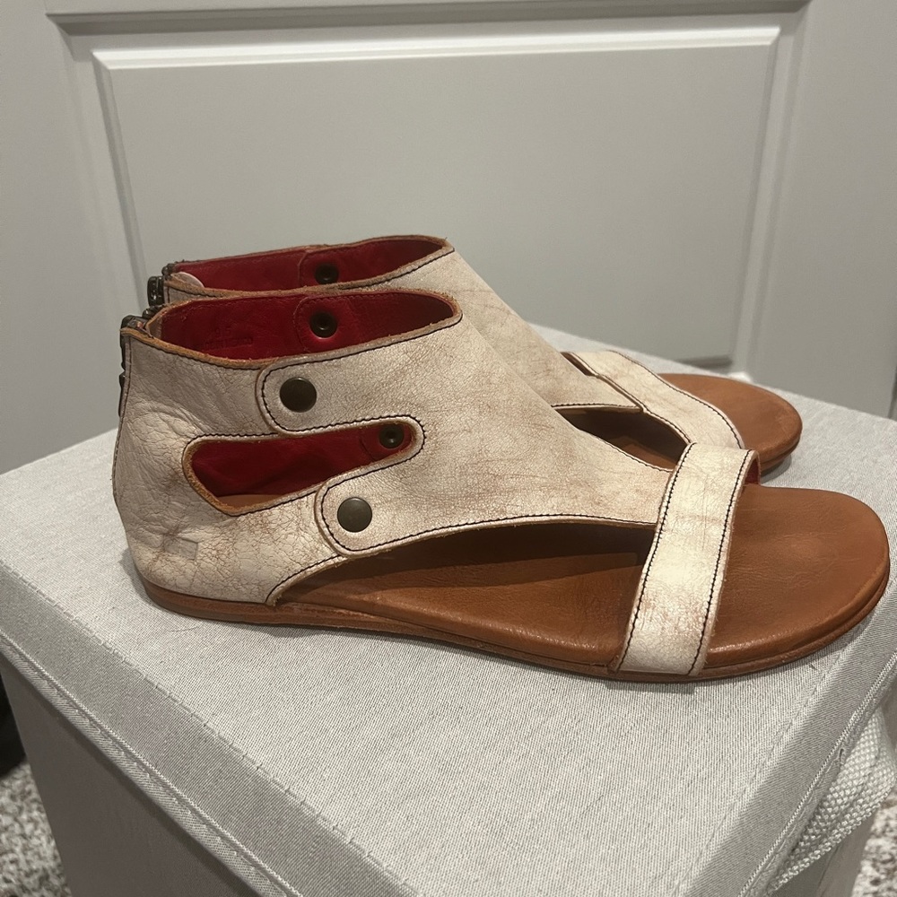 Bedstu Sandals